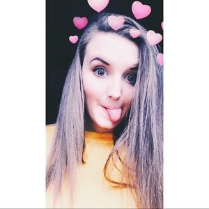 Meet your Posher, Kayla